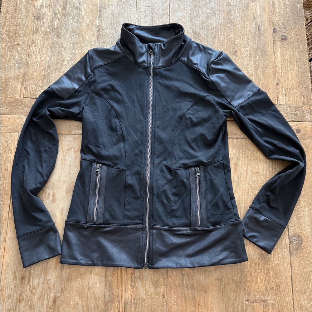 Alo Black zip up yoga jacket